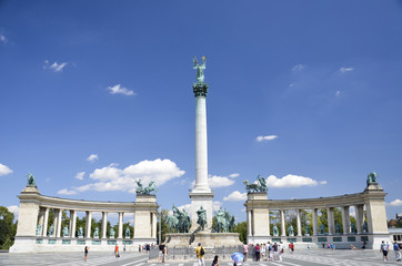 Piazza degli Eroi, Budapest. 4