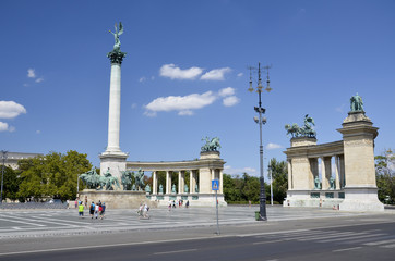 Fototapeta na wymiar Piazza degli Eroi, Budapest. 3