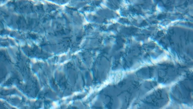 acqua della piscina