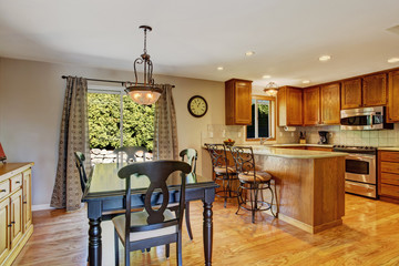 Kitchen room with dining area