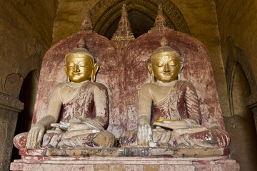 Buddhas in the historical site of Bagan. 