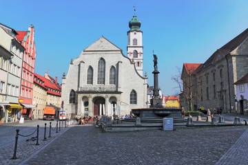 Obraz premium Neptunbrunnen und Stephanskirche