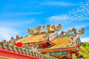 Papier Peint photo Temple Dragon Ceramic decorate at the top at Pagoda