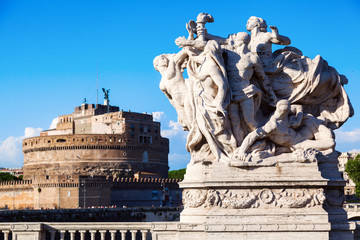 Br&uuml;ckenskulptur mit der Engelsburg in Rom