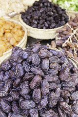 Sweet dates in a market