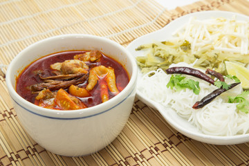 rice noodles with spicy pork sauce