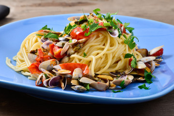 spaghetti with cockles