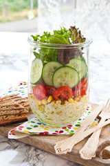 Schichtsalat im Glas