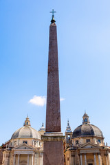 Fototapeta na wymiar Obelisk auf der Piazza del Popolo in Rom