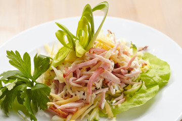 salad with ham