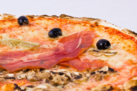 Pizza capricciosa