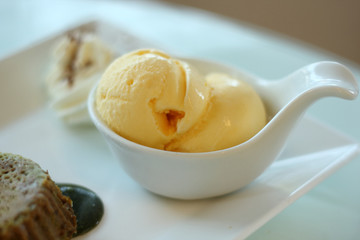 Vanilla ice cream on dessert set