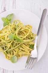 spaghetti with pesto sauce