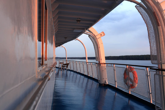 Deck passenger ship