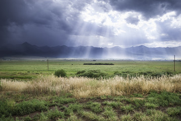 Fototapeta premium Sun Rays over the Mountains