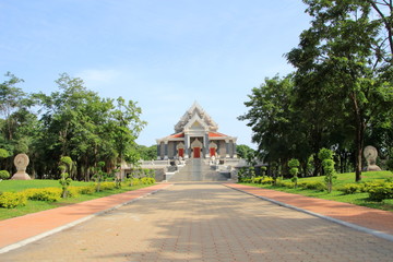 Fototapeta na wymiar temple at wat chujit thummaram