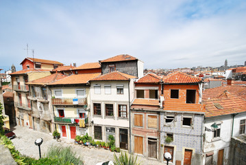 Fototapeta na wymiar view of small street in Porto city