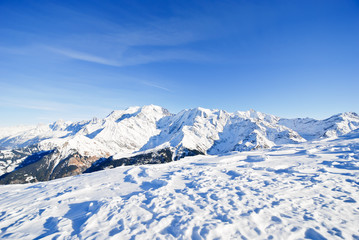 Fototapeta na wymiar snow-covered mountains in Alps
