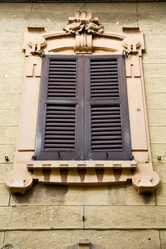 window  varese palaces italy azzate     abstract      wood  blin
