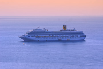Fototapeta na wymiar Cruise ship in the Adriatic sea at sunset
