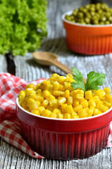 Preserved sweet corn.