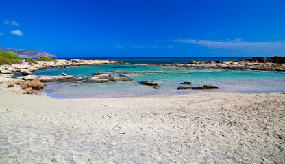 Fototapeta na wymiar bay with pink sand at Elafonissi beach