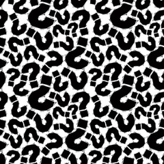 Black musical notes seamless pattern, black and white geometric