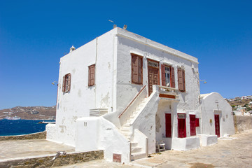 Fototapeta na wymiar traditional white house in Mykonos
