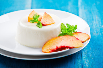 Panna Cotta With Peaches