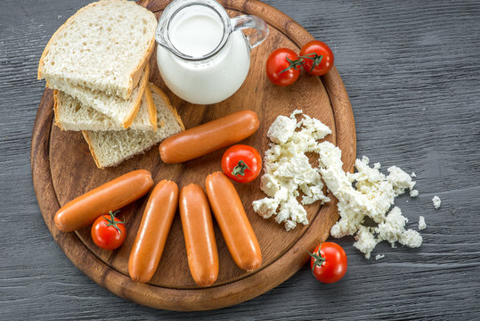 Milk sausages with cherry and cottage cheese