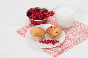 Cupcakes With Fresh Redcurrant. White Painted Table
