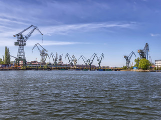 Fototapeta na wymiar shipyard cranes