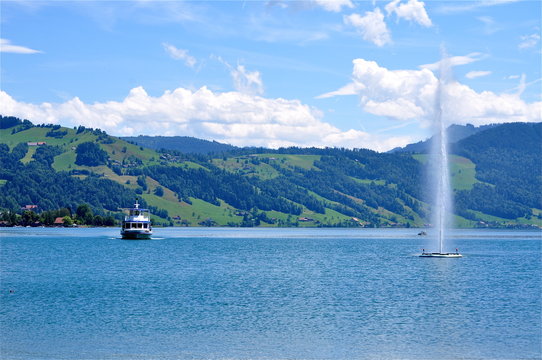 Aegerisee mit Springbrunnen