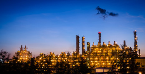 Fototapeta na wymiar Petrochemical plant at dawn