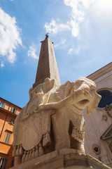 Fototapeta na wymiar Elefant mit Obelisk auf der Piazza della Minerva in Rom