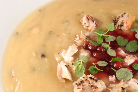 Kartoffelsuppe mit R&auml;uchermakrele