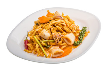 Fried noodles with calamari