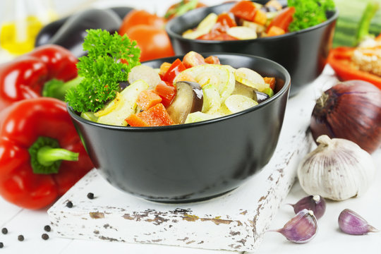 Steamed vegetables in the ceramic pot