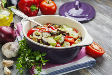 Steamed vegetables in the ceramic pot