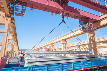 Loading concrete products in onboard car