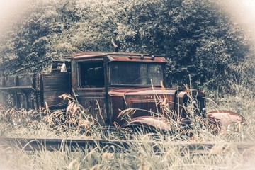 Fototapeta premium Abandoned Rusty Oldtimer