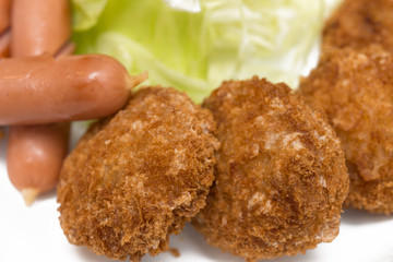 コロッケの揚げ物  定食