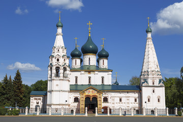 Fototapeta na wymiar Prophet Elijah's Church in Yaroslavl, Russia