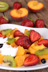 Fresh fruits salad with ice cream