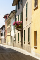 Fototapeta na wymiar old street in town center, Soncino