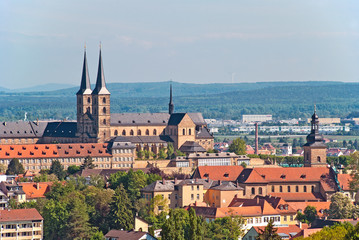 Obraz premium Kloster Michelsberg über der Altstadt von Bamberg in Franken