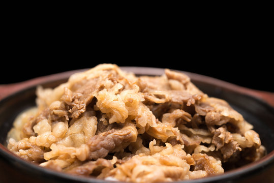 牛丼 beef rice bowl 黒背景