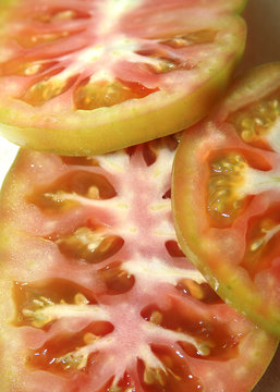 Tomate cortado a rodajas
