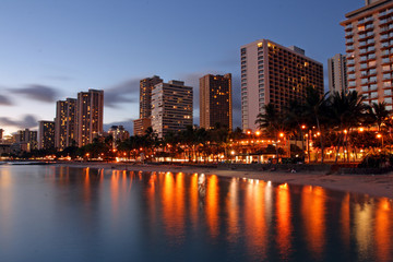 Fototapeta premium Plaża Waikiki, Honolulu, Oahu, Hawaje.