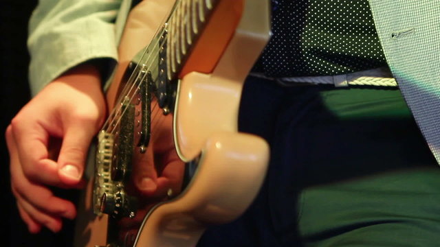 guitarist hands